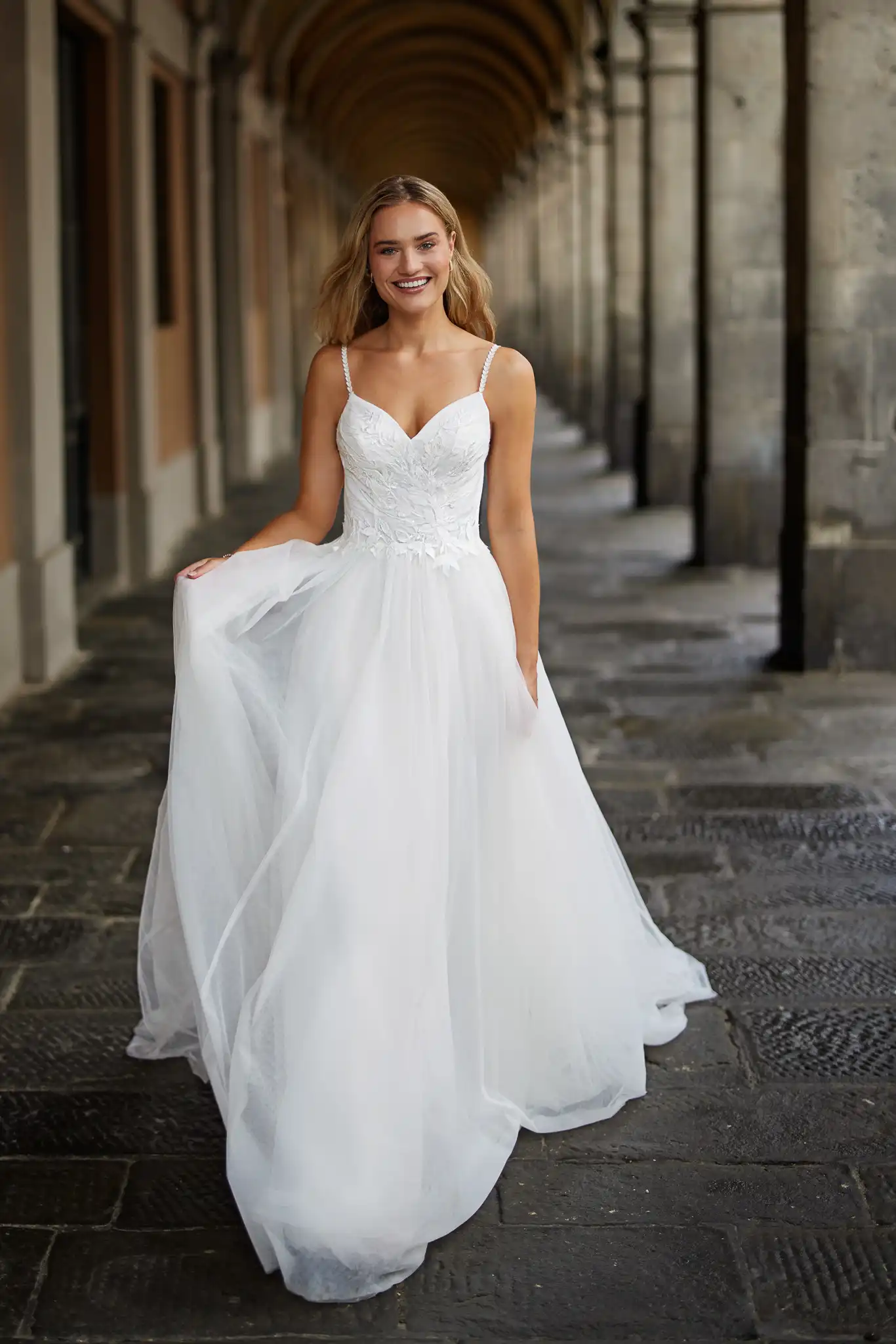 -avec-amour-robe-de-mariee-bardos-boutique-mariage-showroom-boheme-fluide-bayonne-pays basque