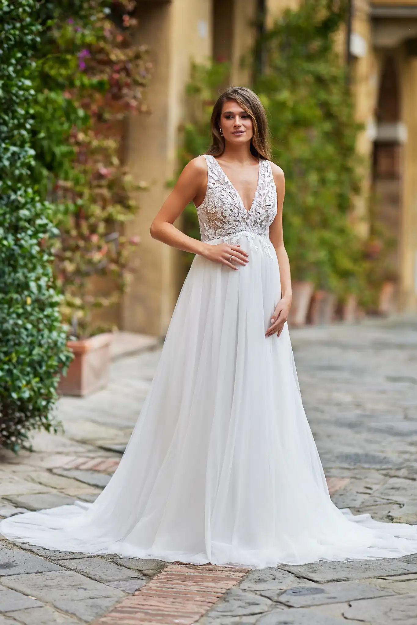 madetolove-brinkman-robe-de-mariee-enceinte-bardos-boutique-mariage-showroom-boheme-fluide-dentelle-empire-robefemmeenceinte-bayonne-pays basque