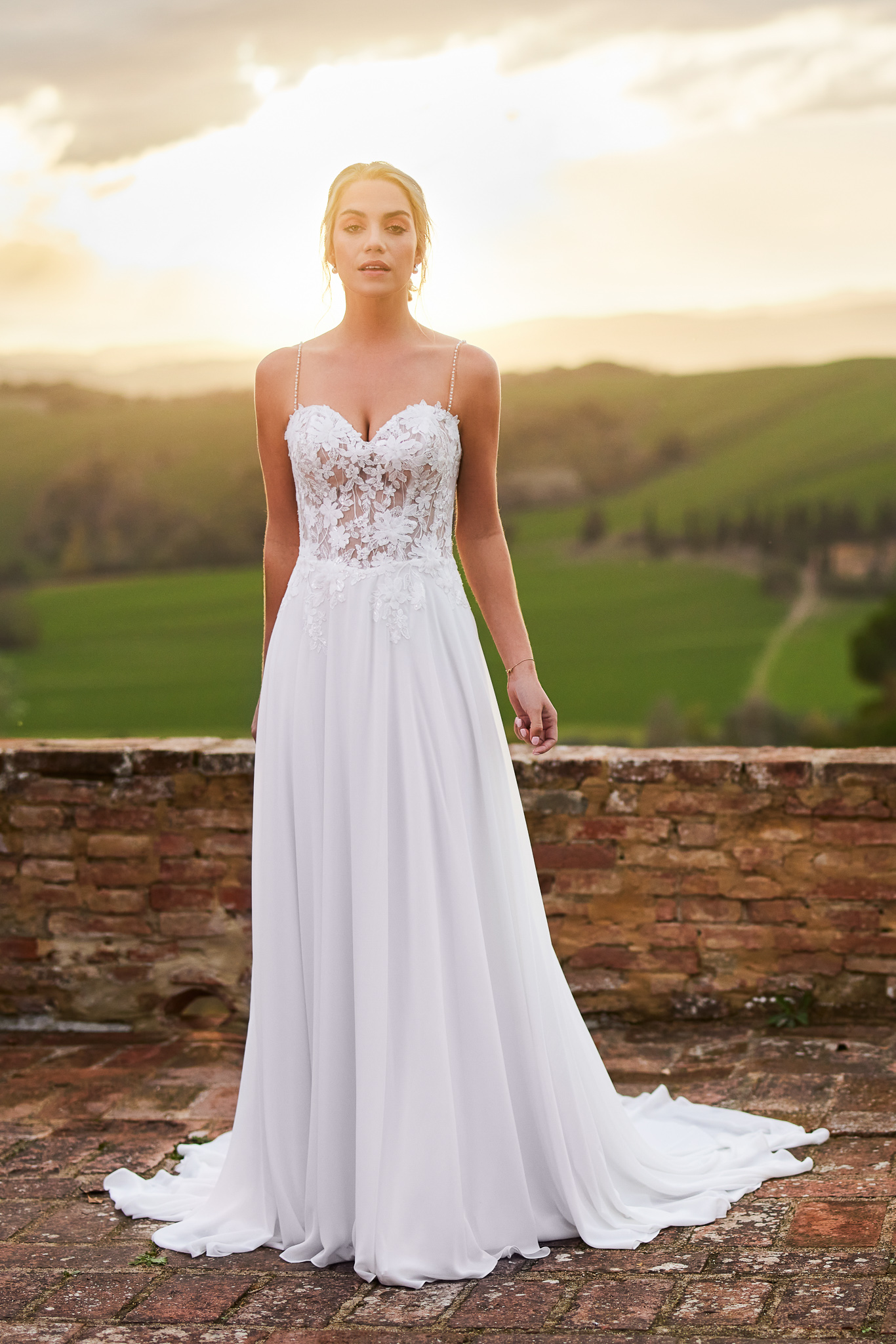 robe-de-mariee-romantique-boutique-mariage-bardos-dentelle-bayonne-biarritz-fluide-mousseline-pays basque(4)