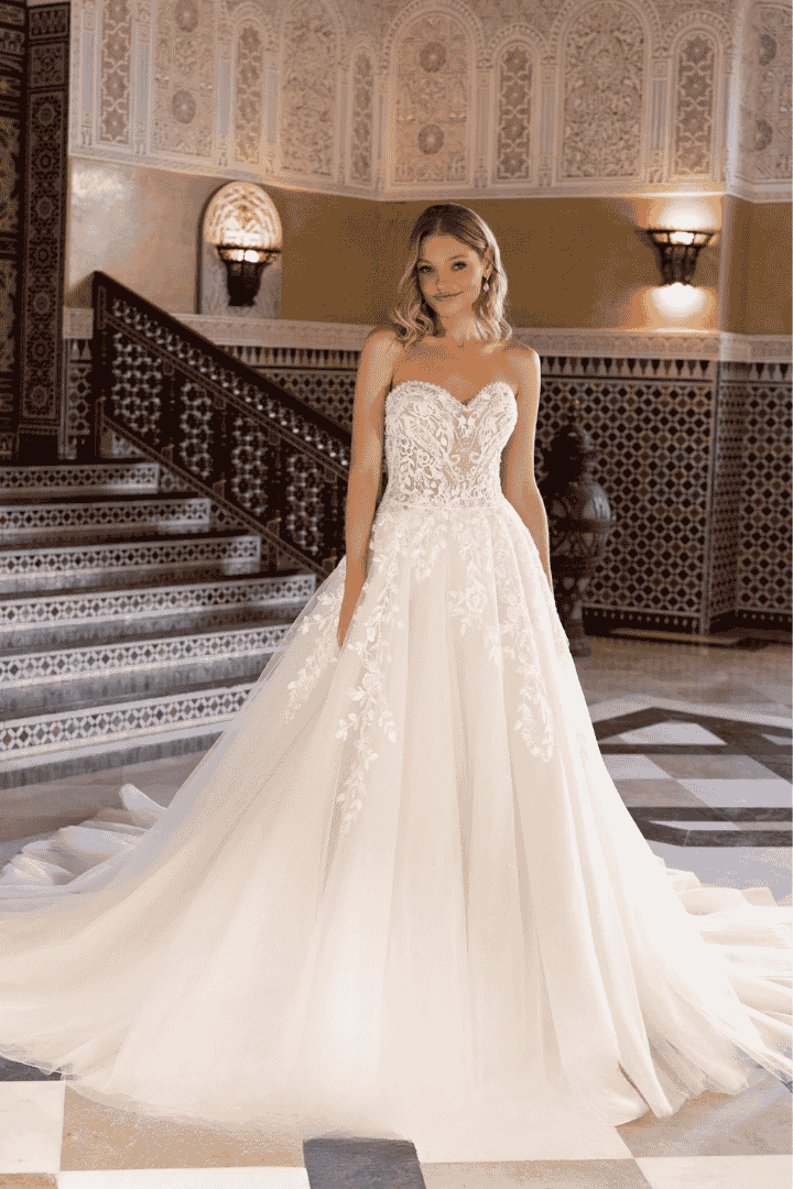 robe princesse bustier dentelle et strass anderea mariage pays basque Bardos