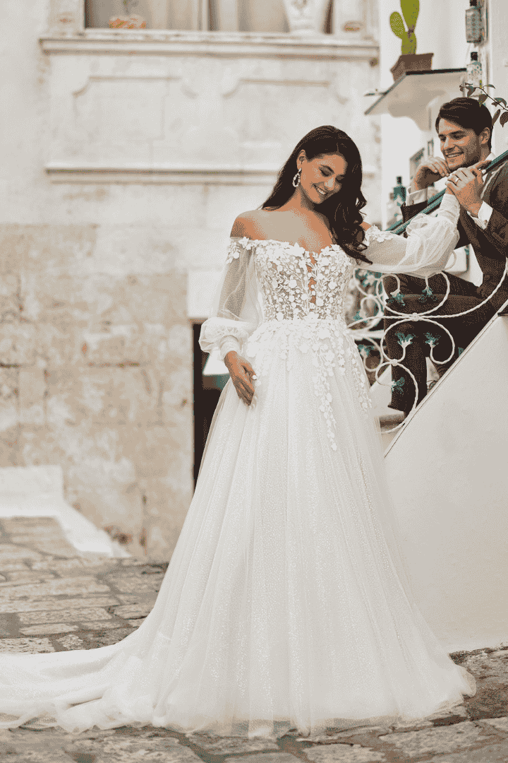 robe de marie dentelle et tulle manches bateau longues