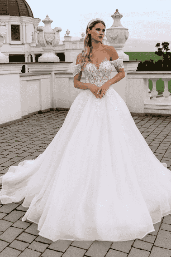 robe-de-mariee-romantique-boutique-mariage-bardos-dentelle-fleur-fente-princesse bustier-anderea-bayonne-pays basque