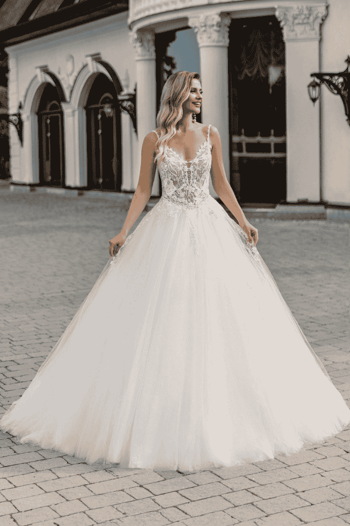 robe princesse dentelle et strass anderea mariage pays basque Bardos
