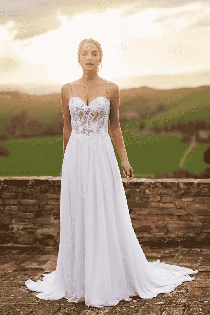 robe-de-mariee-romantique-boutique-mariage-bardos-dentelle-bayonne-biarritz-fluide-mousseline-pays basque(4)
